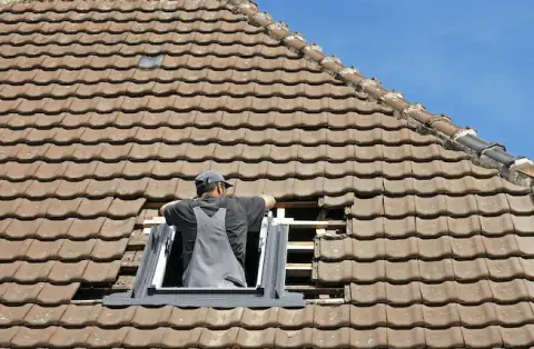 Pose de velux - Bellegarde-Marsal